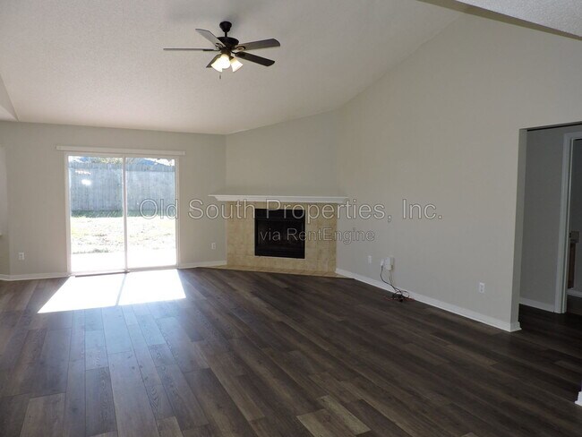 Building Photo - 555 Batten Blvd