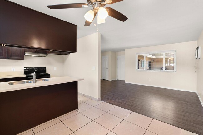 Interior Photo - Melrose Manor Apartments
