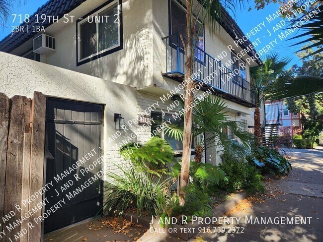 Building Photo - 718 19th St