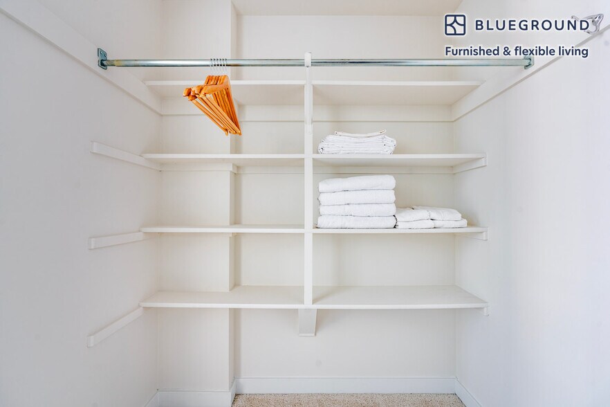 Building Photo - 3444 Fairfax Dr