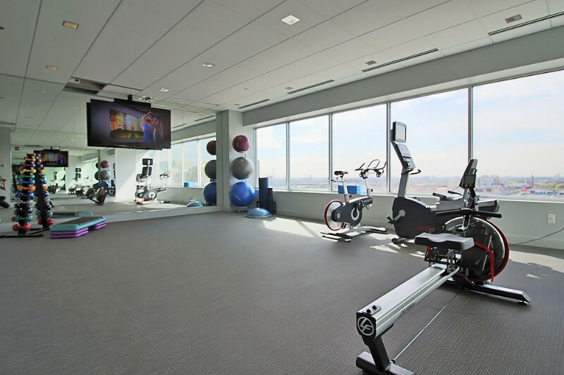 Building Photo - 146 W Roosevelt Rd