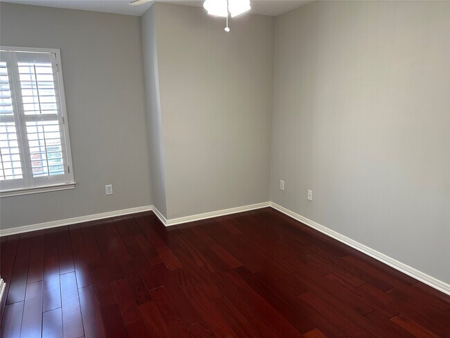 Building Photo - 4113 Blossom St