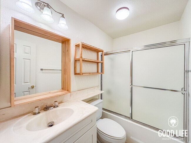 Building Photo - Bright 2BD/2BA Condo in Golden Hill with In-Unit Laundry & Tandem Parking