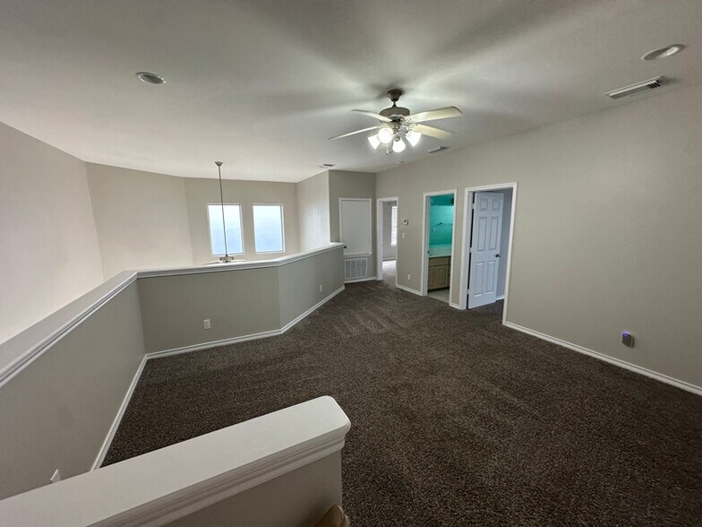 Building Photo - 15505 Palmira Ave