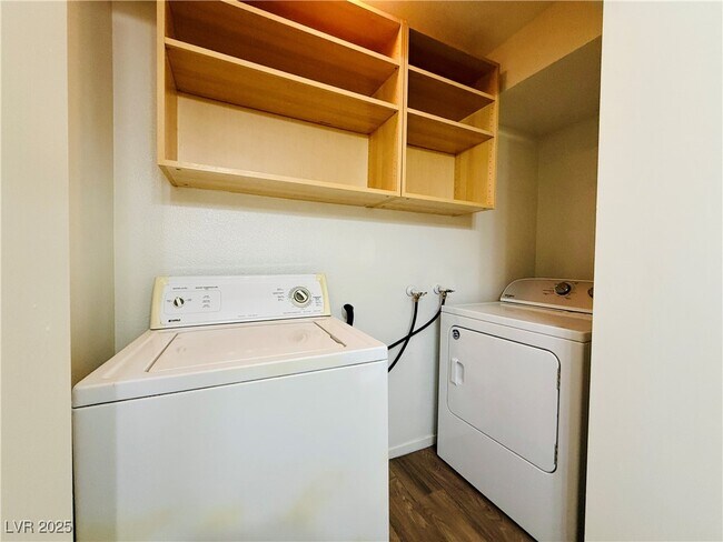 Building Photo - 2750 S Durango Dr