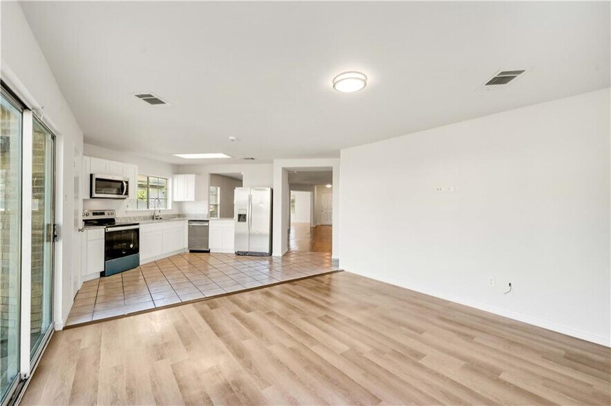 Building Photo - 2618 Byfield Dr