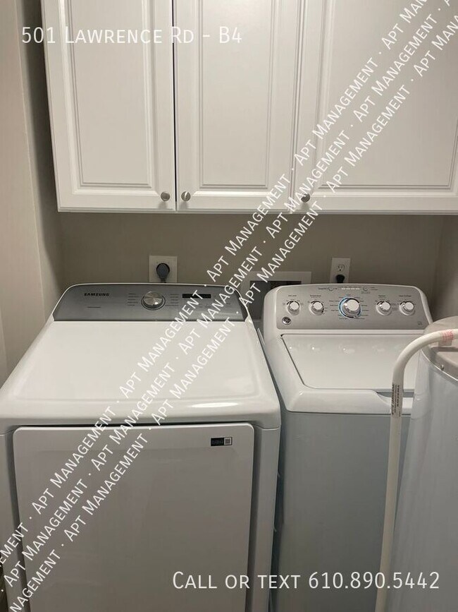 Building Photo - 501 Lawrence Rd