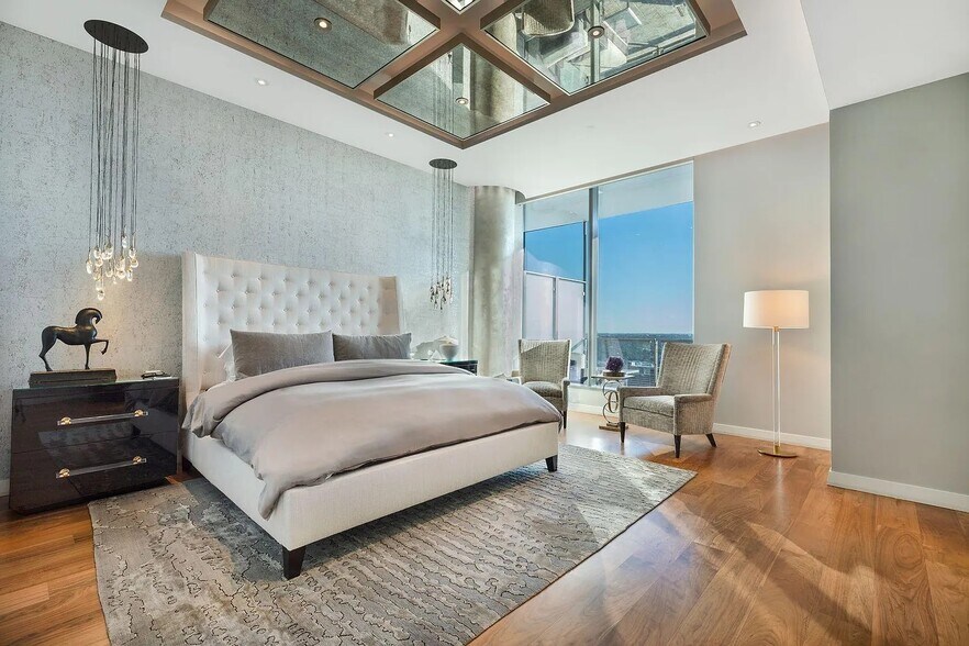 Building Photo - 210 Lavaca St