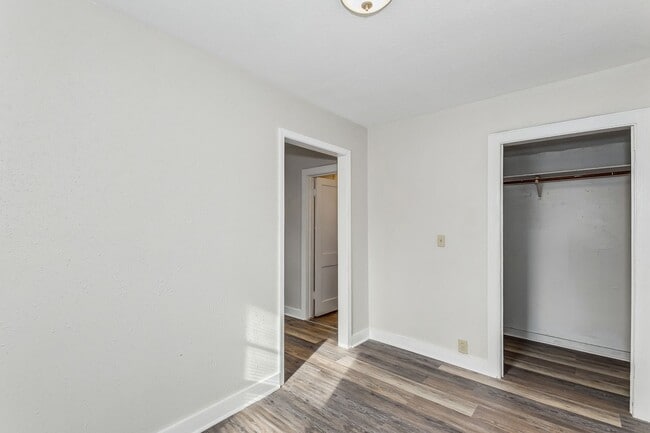 Building Photo - Cozy Home!! Only a few minutes from the downtown area!