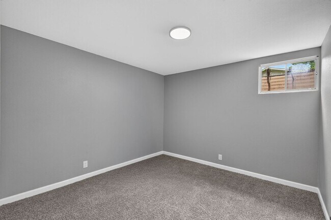 Building Photo - Italian Estates Property Management