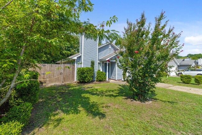 Building Photo - Cozy Timberwood Dr