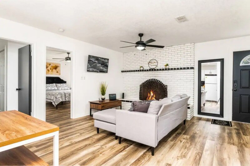 Primary Photo - 2301 Carlton Dr