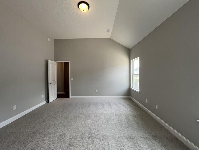 Building Photo - 486 Thorp Circle