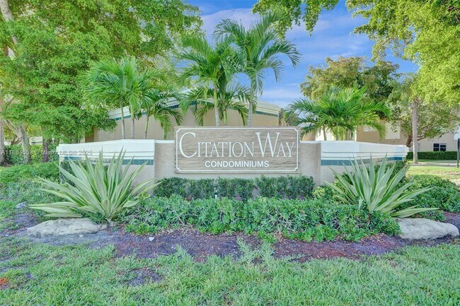 Building Photo - 9901 Westview Dr