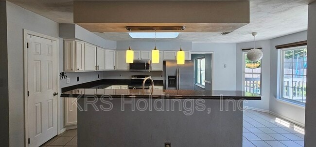 Building Photo - 25 Gallaer Ct