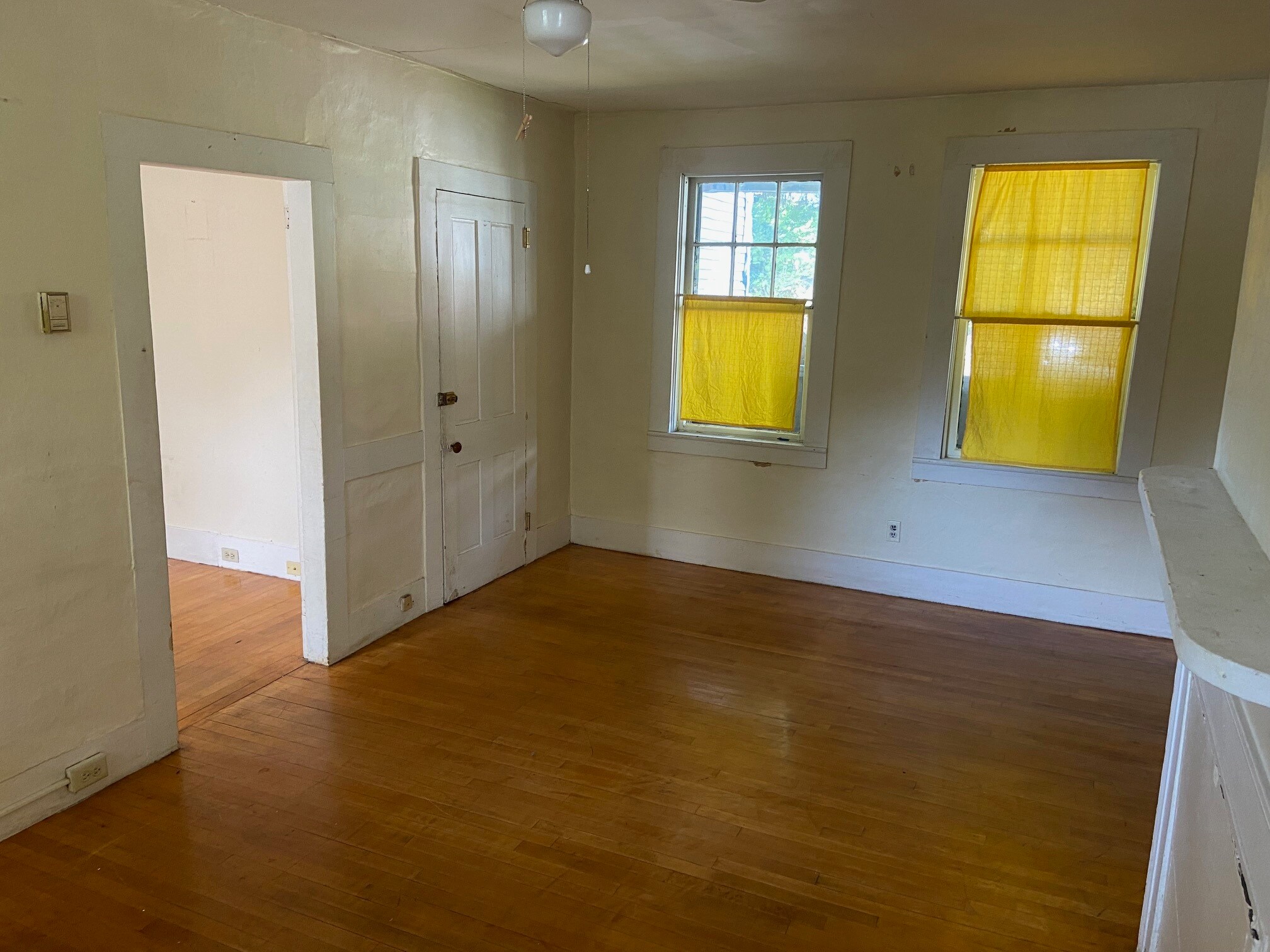 Building Photo - 210 Elliot St