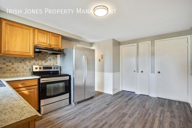 Building Photo - 5700 Glendale Dr