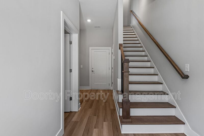 Building Photo - 769 Burnside Pl