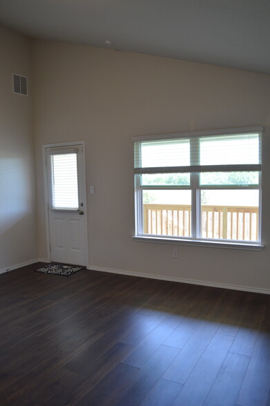 Building Photo - 3926 Copper Riv