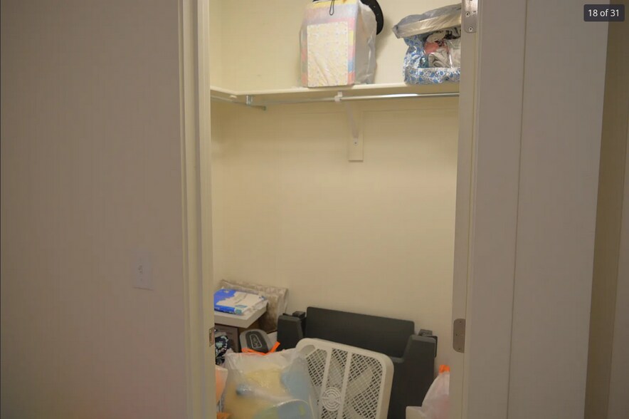 Building Photo - 9337 N Tampa Dr