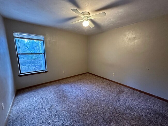 Building Photo - 3447 Bear Creek Rd