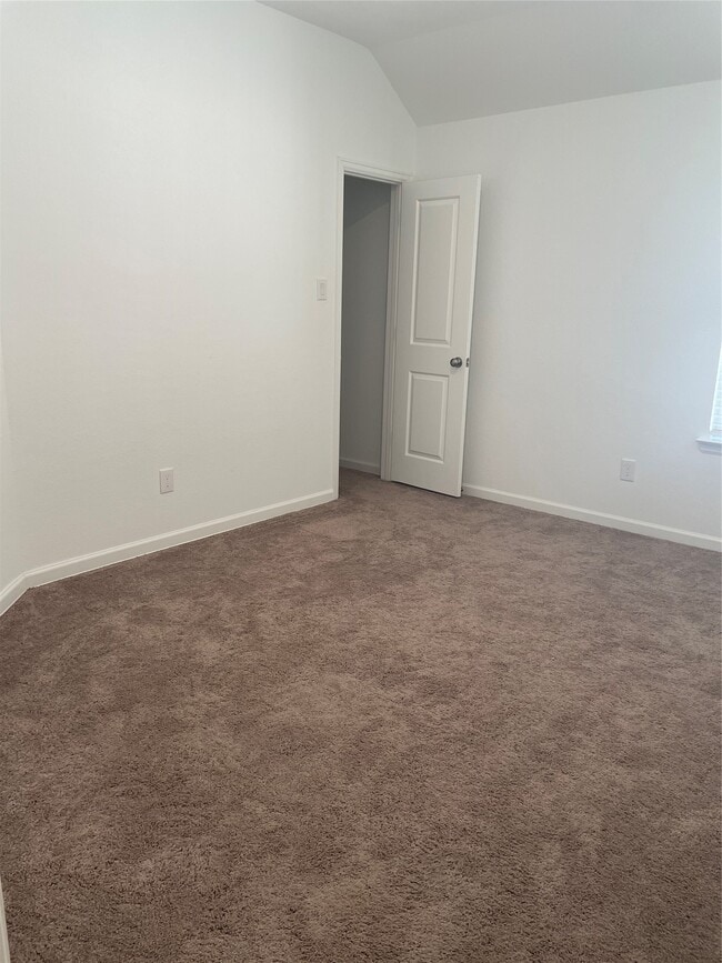 Building Photo - 621 Aspen Falls Ct