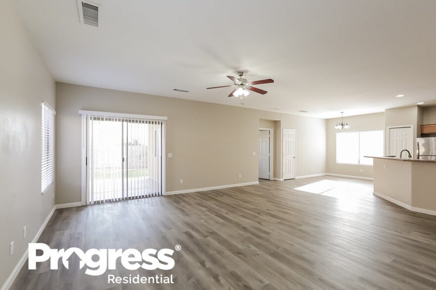 Building Photo - 514 W Mountain View Dr