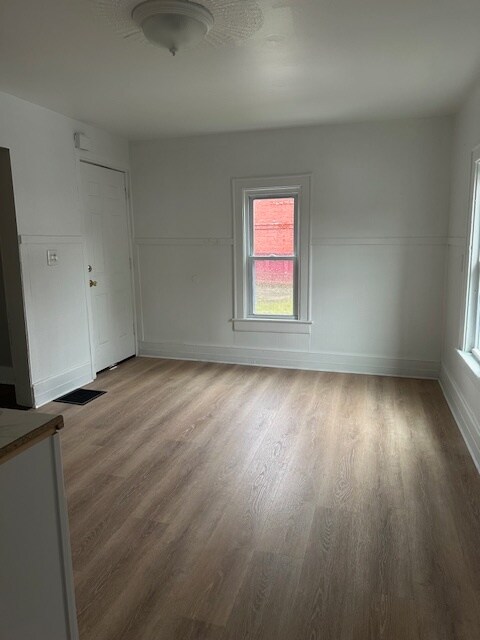 Building Photo - 139 Spencer St