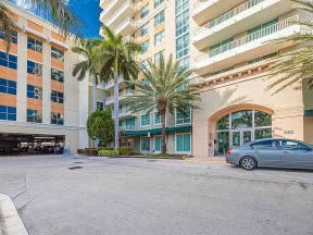 Building Photo - 625 Casa Loma Blvd