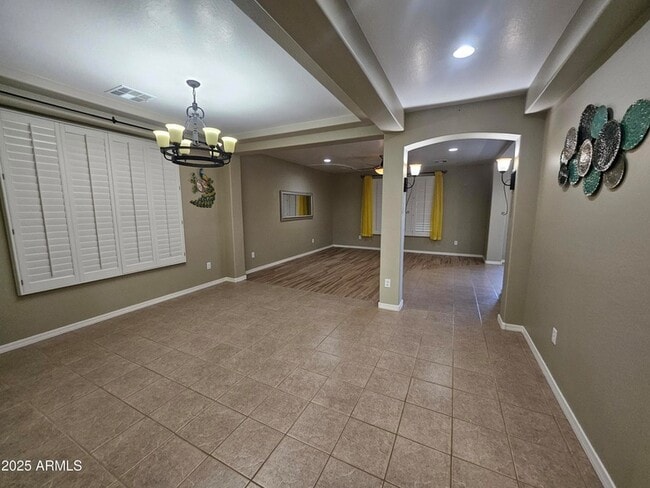 Building Photo - 3216 S Cottonwood Dr