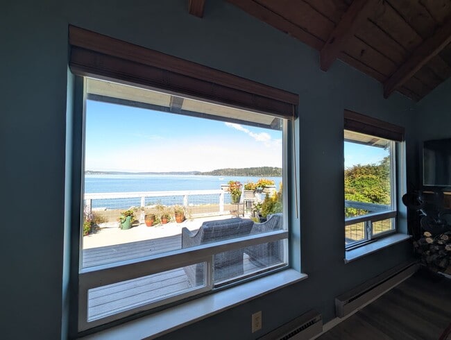 Building Photo - A Luxury Beachfront Lodge Awaits! For Rent...