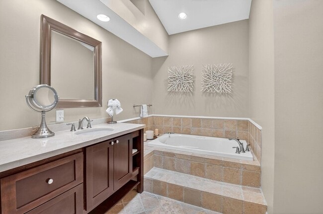 Building Photo - 5850 NW 21st Ave