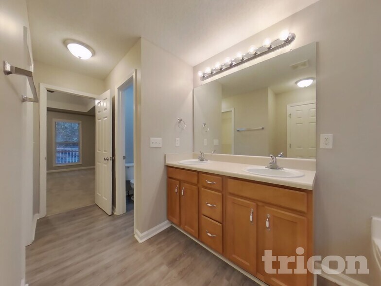 Building Photo - 129 Avery Way