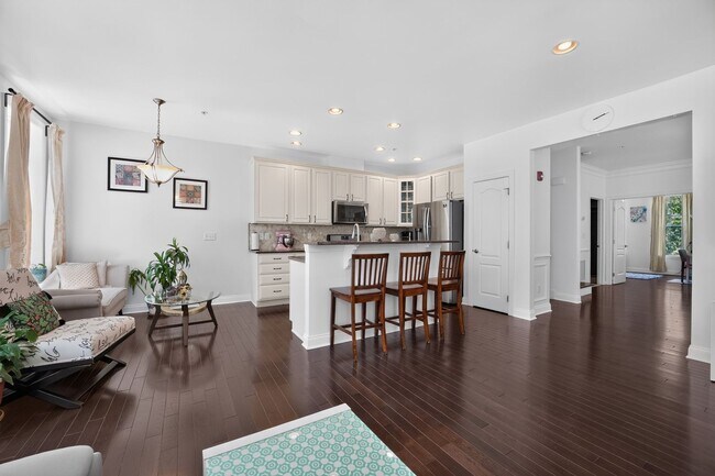 Building Photo - Spacious 3BR Condo in Westborough