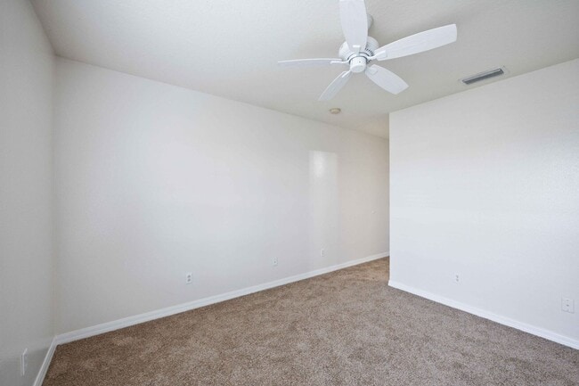 Building Photo - Delightful 2BR, Den /2.5BA Townhouse (Townhomes at Lighthouse Cove)