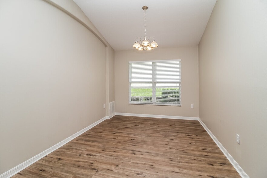 Building Photo - 30700 Pga Dr