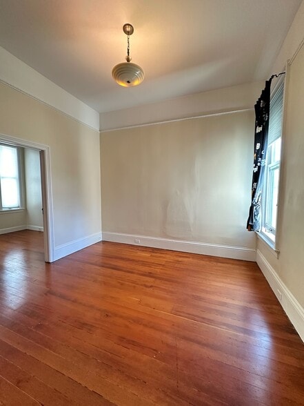 Master Bedroom-Unfurnished - 1135 Treat Ave
