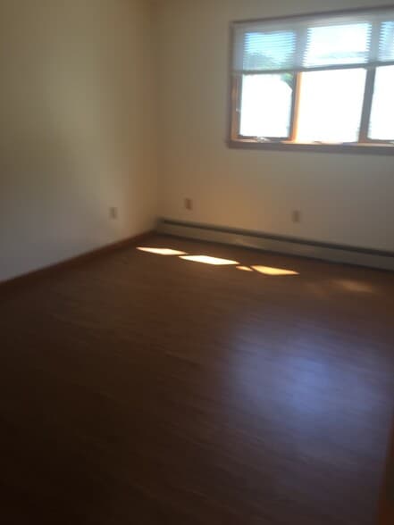 Building Photo - 42 Pond St