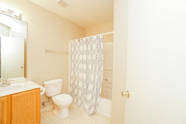 Building Photo - 8920 King Ranch Dr