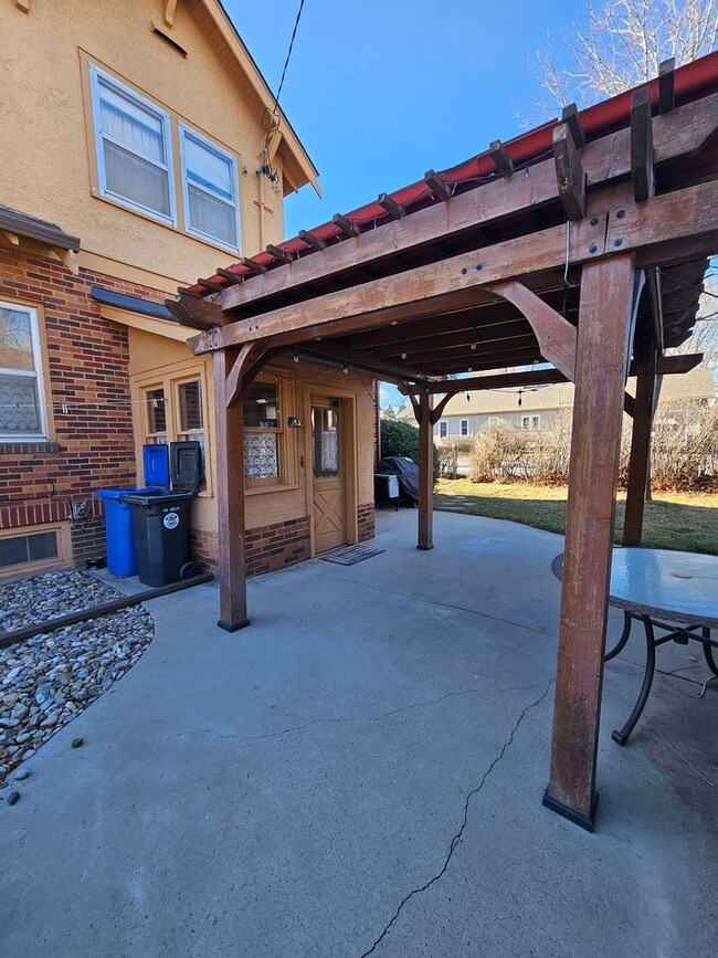 Building Photo - 4 BED | 2.5 BATH | DOUBLE GARAGE | WEST RAPID | FURNISHED