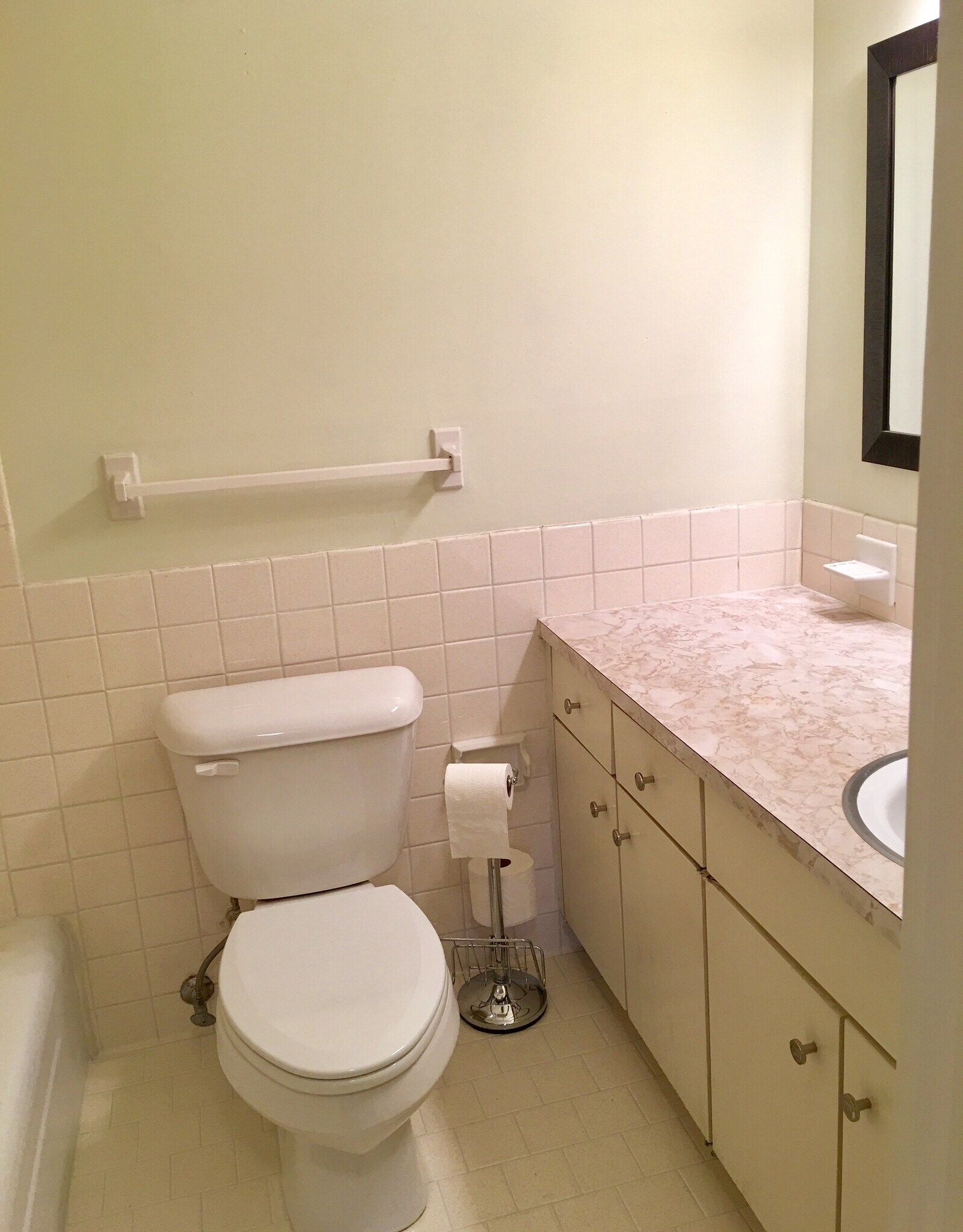 Building Photo - 1900 Richard Jones Rd