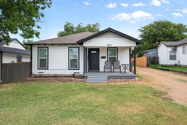 Building Photo - 826 Dalworth St