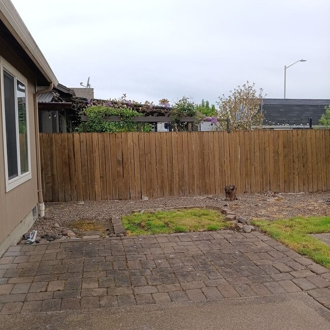 Building Photo - Beautiful Property is Available!