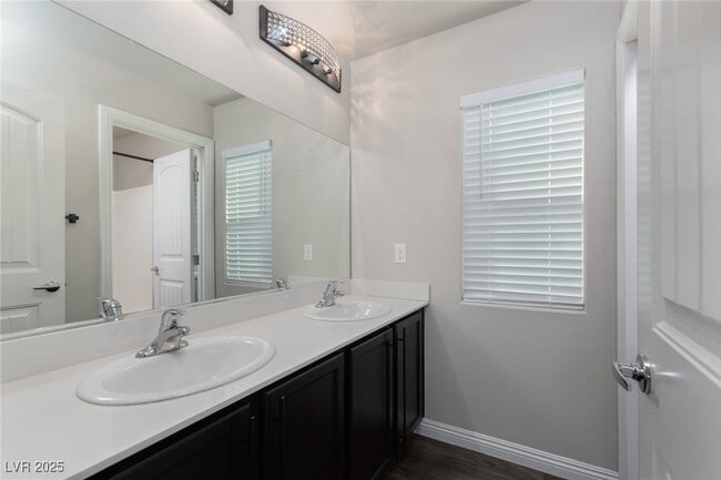 Building Photo - 61 Jasmine Point St