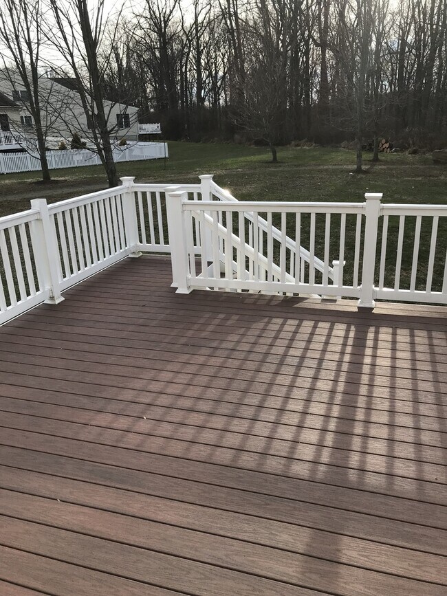 Building Photo - *Coming Soon!*  Large end unit town home i...
