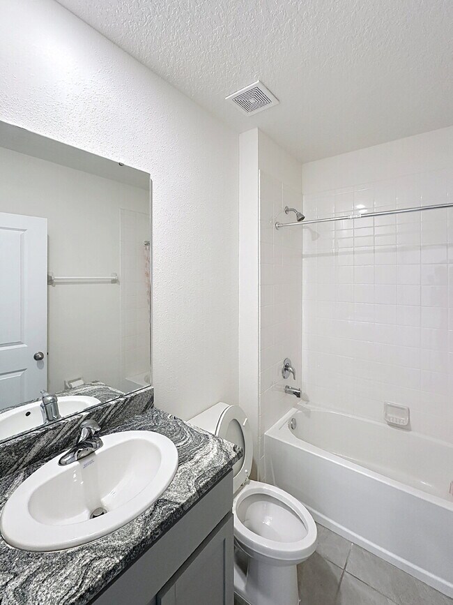 Building Photo - 8379 Ender Hls Dr