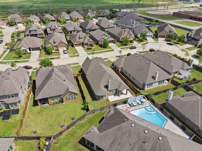 Building Photo - 22515 Bassett Hollow Ln