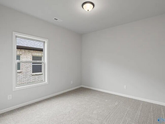 Building Photo - 113 Striker Ln
