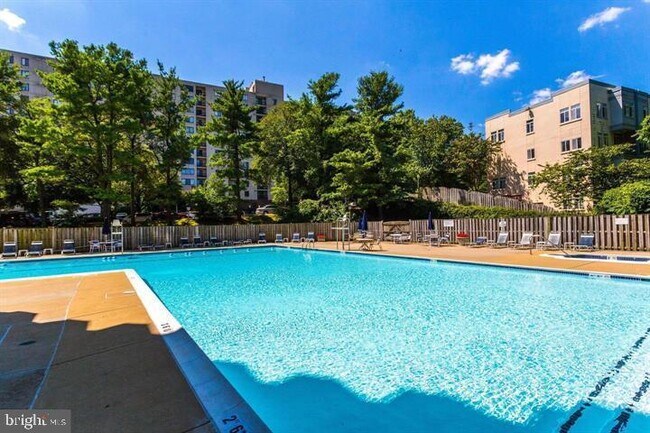 Building Photo - 6301 Stevenson Ave