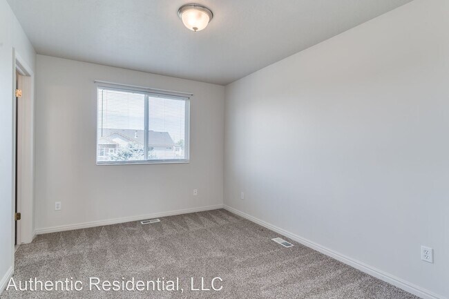 Building Photo - 4 br, 2.5 bath House - 3954 W 975 S